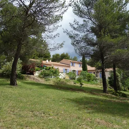 La Pinede Du Barroux * Le Barroux